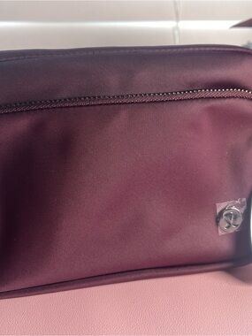 Lululemon Everywhere Crossbody Bag